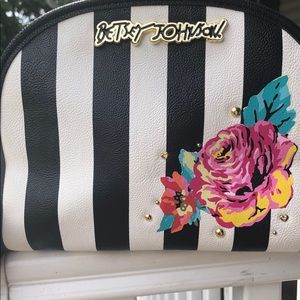 🌺🎉🎊💋🎉Betsey Johnson striped flower purse 👛